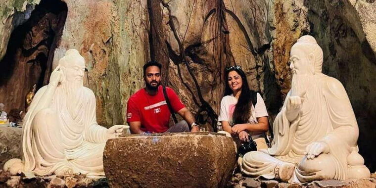 da-nang-linh-ung-pagoda-marble-mountain-and-hoi-an-tour-10