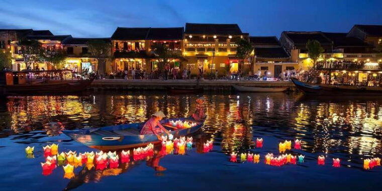 da-nang-linh-ung-pagoda-marble-mountain-and-hoi-an-tour-9