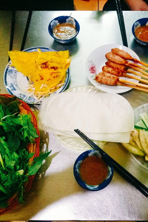 da-nang-local-street-food-walking-tour