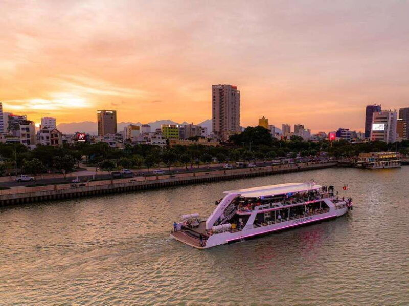 da-nang-poseidon-cruise-with-dinner-and-dragon-bridge-show