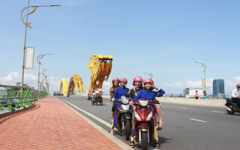 da-nang-private-city-tour-by-scooter-with-ao-dai-lady-rider
