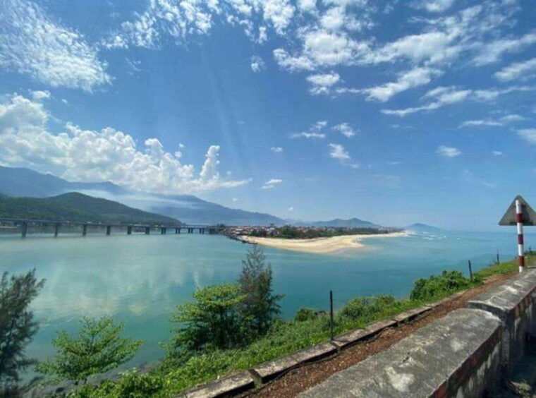 da-nang-private-day-trip-to-hue-via-hai-van-pass