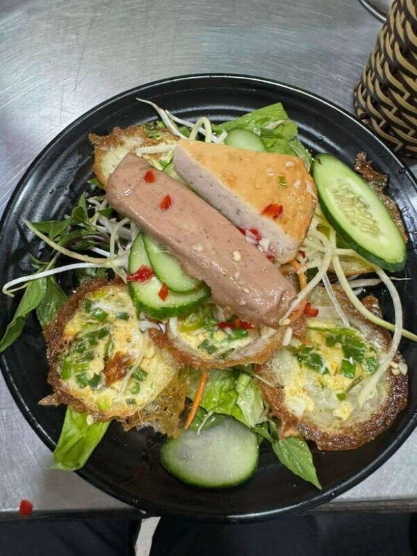 da-nang-private-street-food-tour-with-beautiful-female-guide