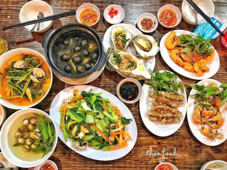 da-nang-sightseeing-motorbike-tour-with-marble-mountain