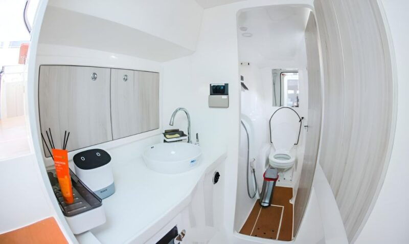 da-nang-son-tra-peninsula-luxury-yacht-rental-private