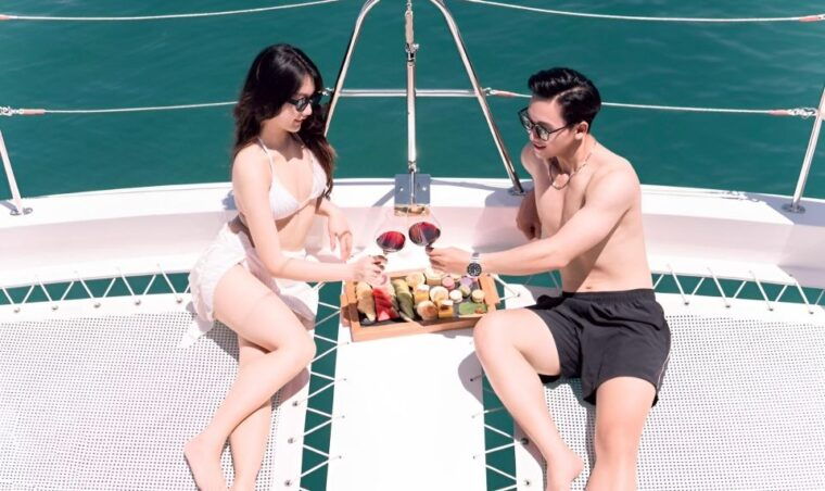 da-nang-son-tra-peninsula-luxury-yacht-rental-private