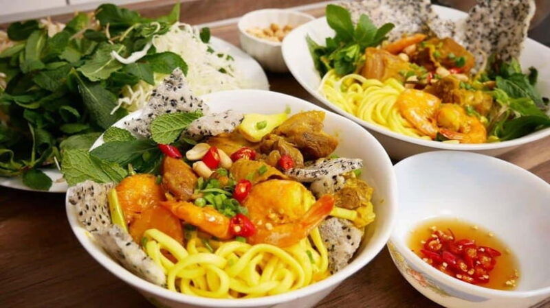 da-nang-street-food-cycling-private-tour-by-bike