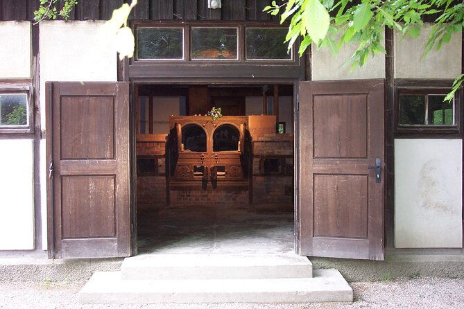 dachau-concentration-camp-memorial-tour-with-train-from-munich