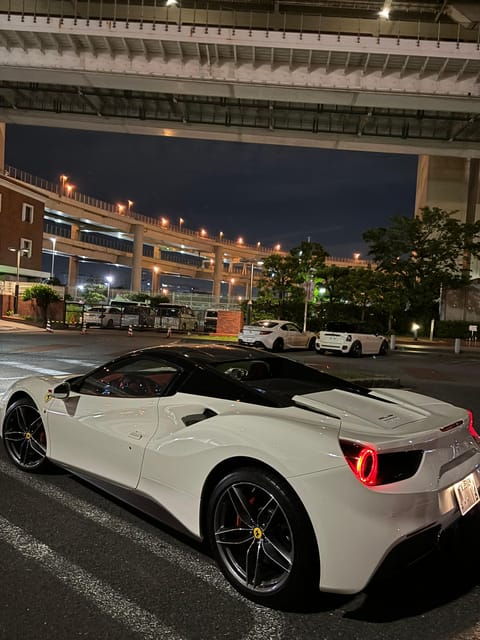 daikoku-cars-meet-experience-by-porsche-macan