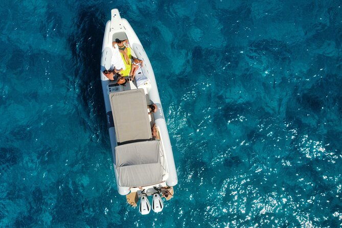 daily-egadi-tour-favignana-and-levanzo-in-rubber-dinghy