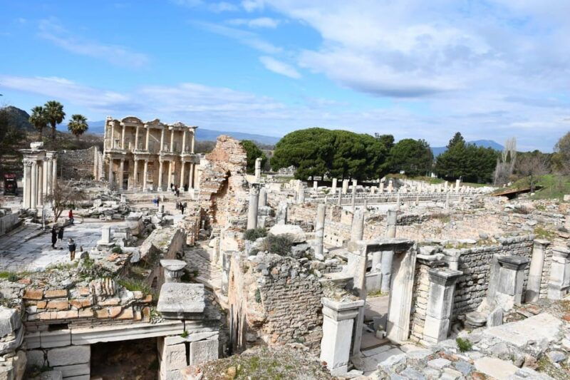daily-ephesuspamukkale-tour-from-istanbul-by-return-flight