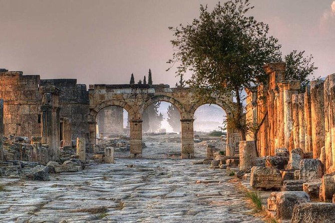 daily-pamukkale-and-hierapolis-tour-from-kusadasi-and-selcuk