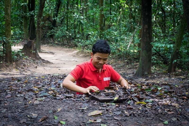 daily-small-group-tour-to-saigon-city-and-cu-chi-tunnels