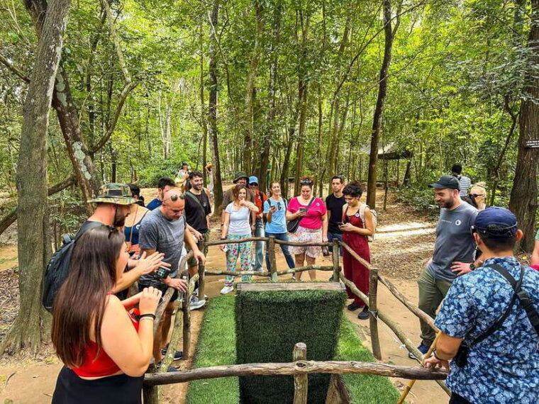 daily-small-group-tour-to-saigon-city-and-cu-chi-tunnels