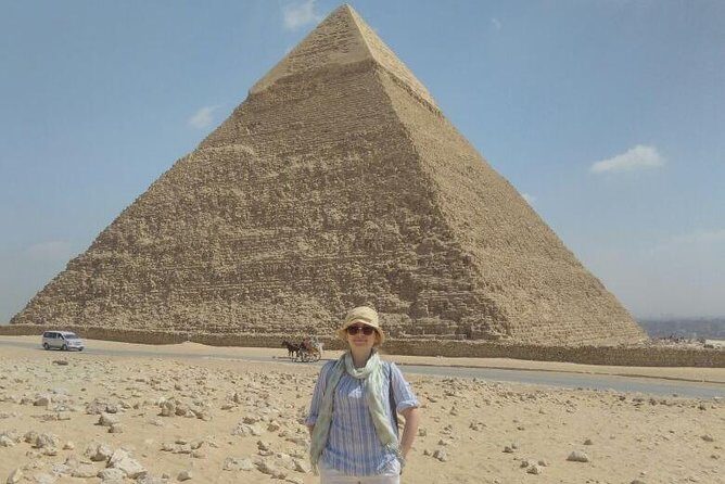 Daily tour to Giza pyramids for layover passengers - An In-Depth Look at the Giza Pyramid Tour