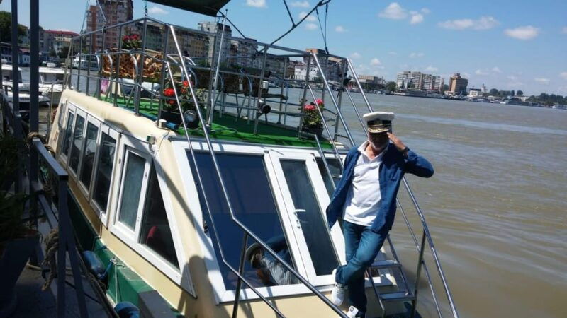 daily-tours-in-the-danube-delta-camely-boat-cruise