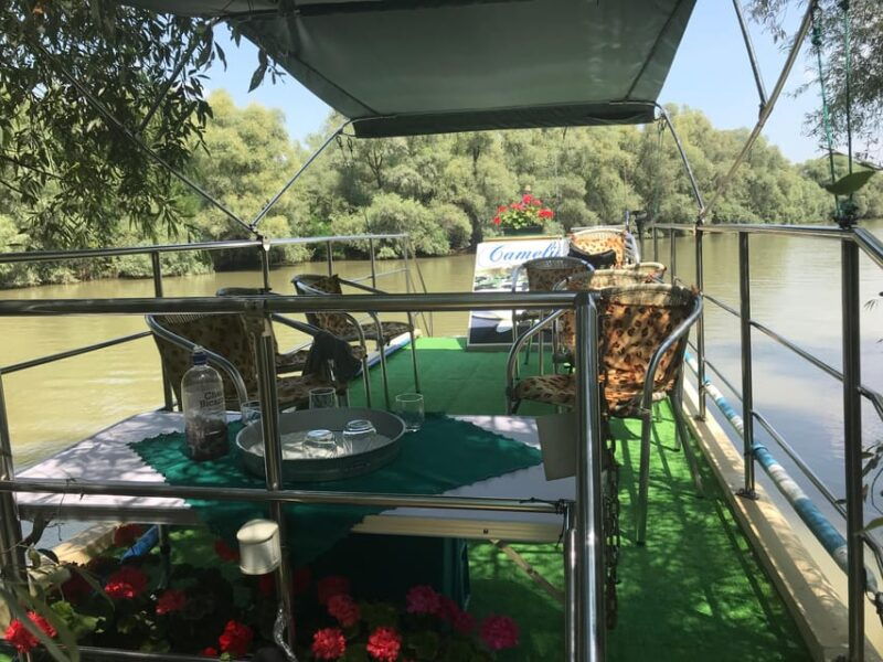daily-tours-in-the-danube-delta-camely-boat-cruise