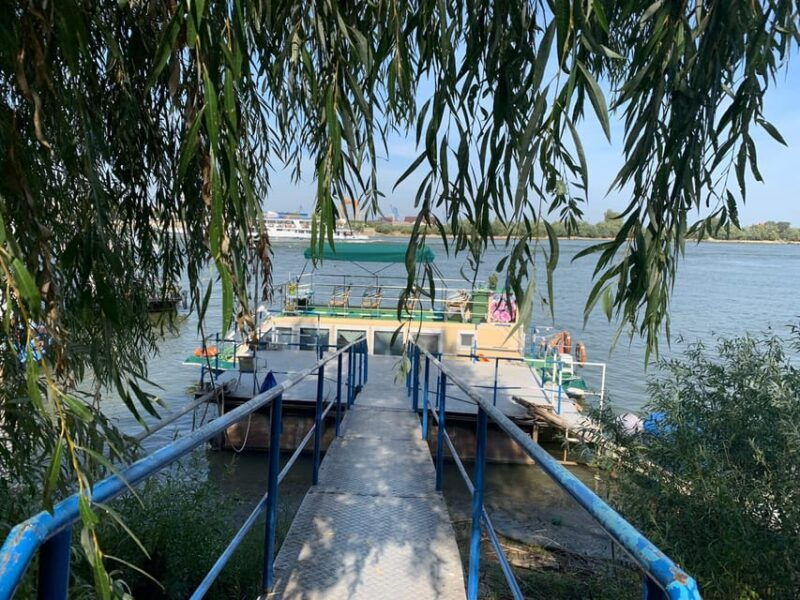 daily-tours-in-the-danube-delta-camely-boat-cruise