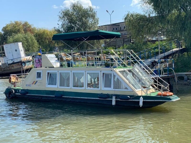 daily-tours-in-the-danube-delta-camely-boat-cruise