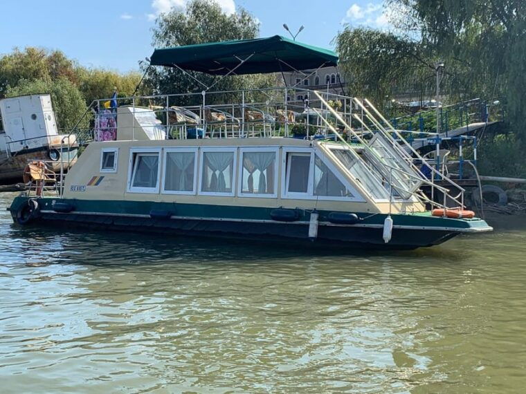 daily-tours-in-the-danube-delta-camely-boat-cruise