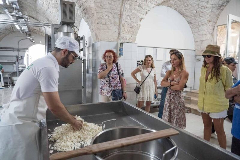 dairy-farm-tour-in-the-apulian-countryside