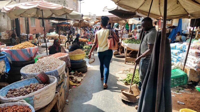 Dakar: private tour "move, eat, act like a local" - Exploring Dakar with a Local Guide