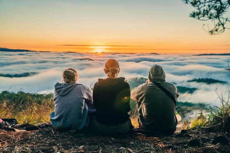 dalat-cloud-chasing-packaged-tour-sunrise-nature-serenity