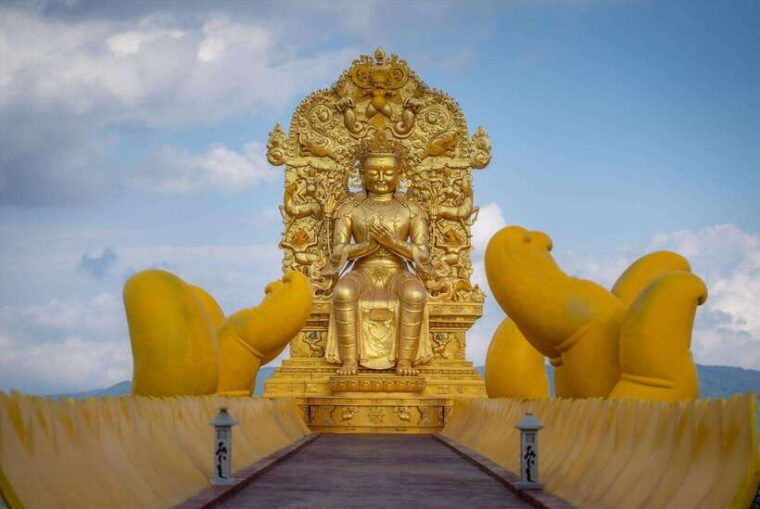dalat-linh-phuoc-pagoda-and-stupa-of-the-prayer-wheel