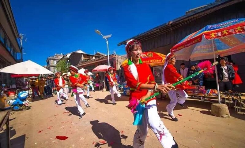 Dali: Ancient City, Three Pagodas, and Longkan (ErHai) Tour - Key Points