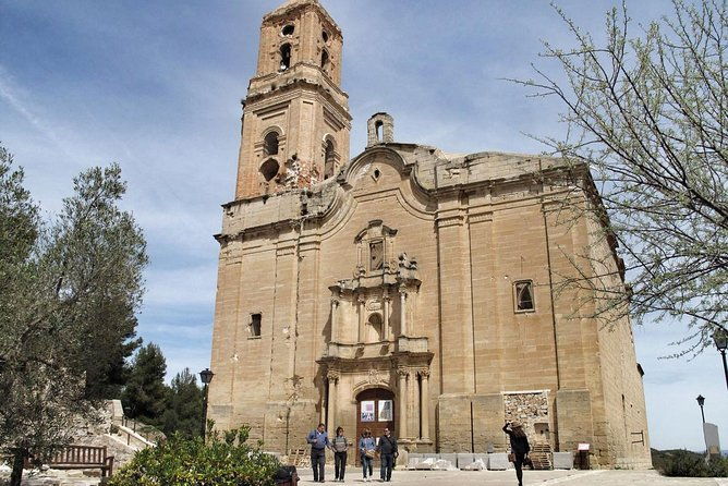 dali-besalu-garrotxa-small-group