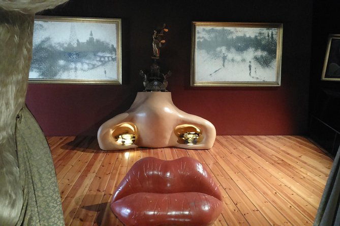 dali-museum-and-costa-brava-small-group-tour-from-girona
