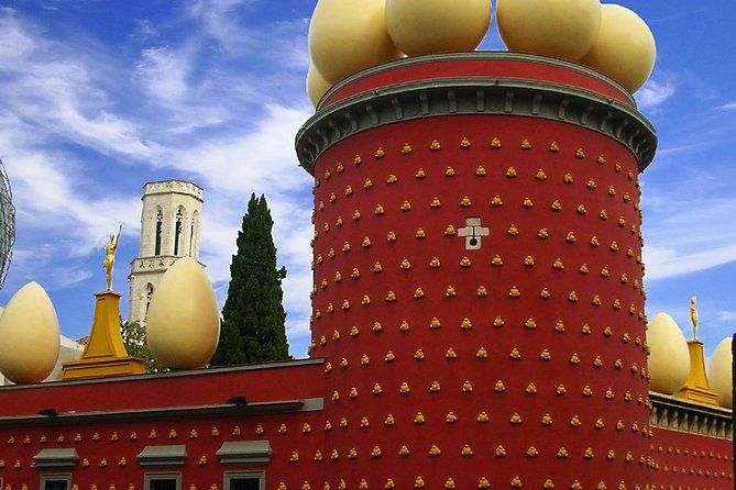 dali-museum-and-costa-brava-small-group-tour-from-girona