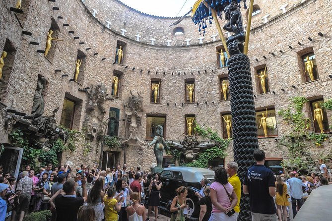 dali-museum-house-cadaques-small-group-tour-from-barcelona