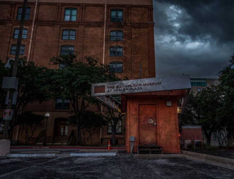 dallas-historic-west-end-ghost-walking-tour
