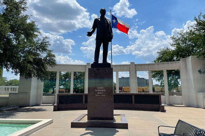 dallas-in-wonderland-a-self-guided-walking-tour-of-dallas