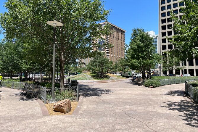 dallas-in-wonderland-a-self-guided-walking-tour-of-dallas