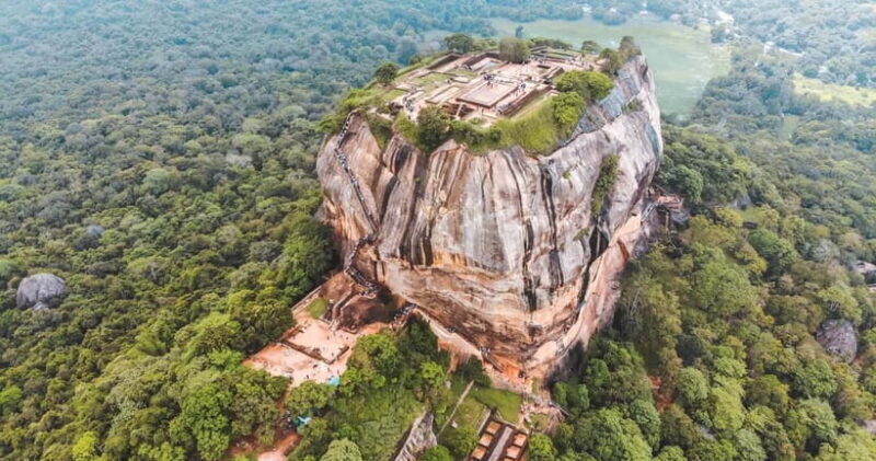 dambulla-all-inclusive-sigiriya-rock-dambulla-cave-temple