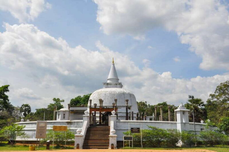dambulla-anuradhapura-and-mihintale-day-tour