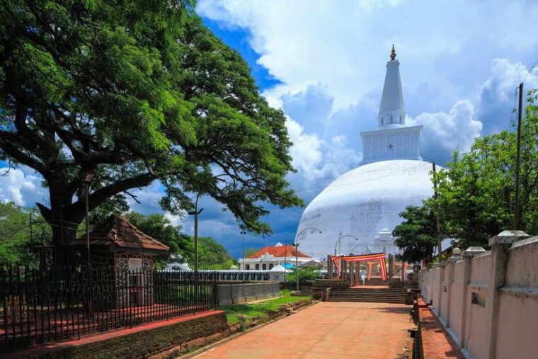 dambulla-anuradhapura-and-mihintale-day-tour