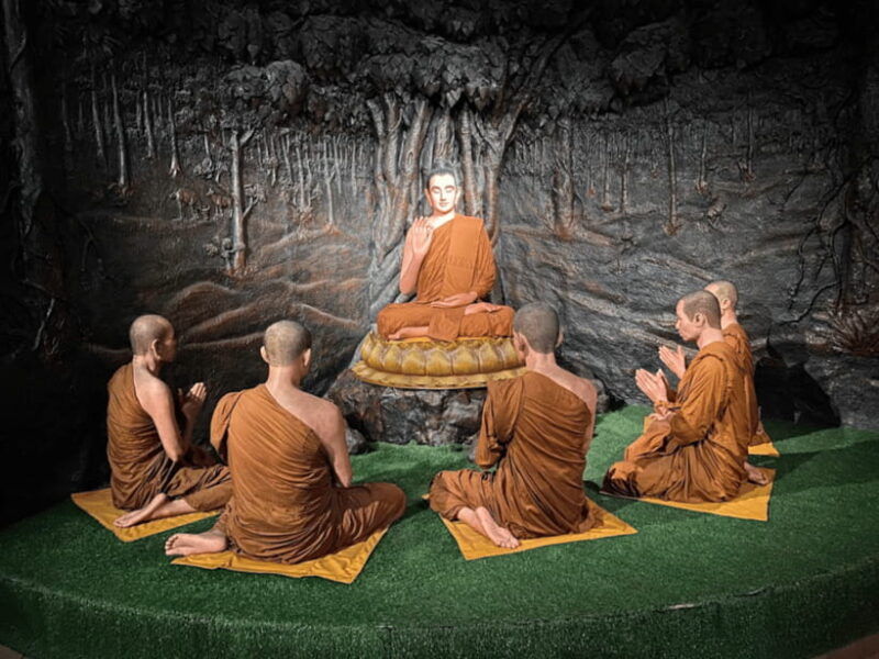 damnoen-saduak-floating-market-nakhon-pathom-with-driver