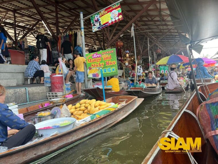 damnoen-saduak-floating-market-river-kwai-in-kanchanaburi