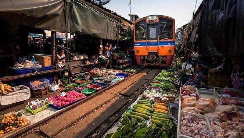 damnoen-saduak-maeklong-railway-market-tour-group-tour