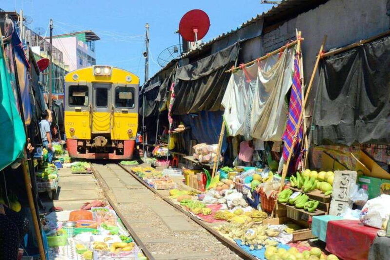 damnoen-saduak-maeklong-railway-market-tour-group-tour