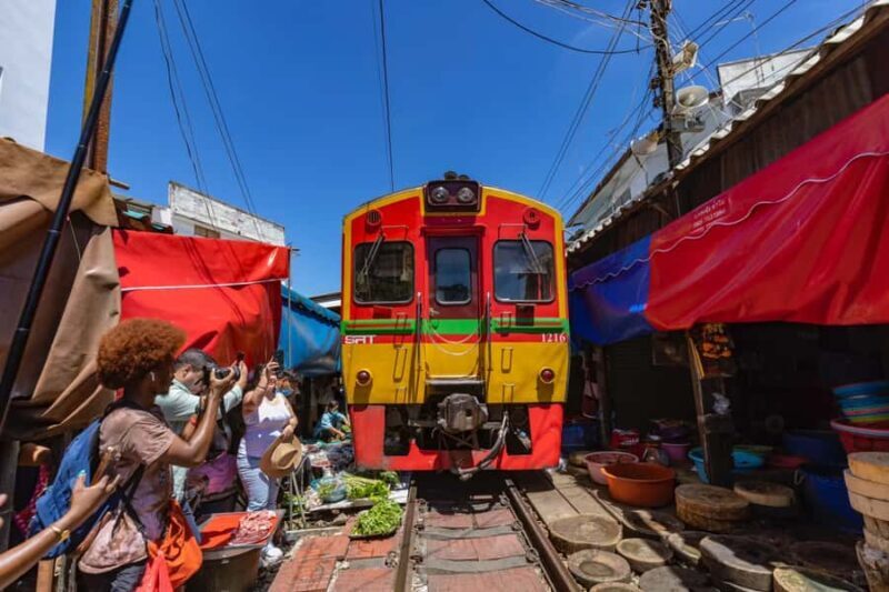 Damnoen Saduak&Maeklong Private TourHotel PickupBoatOption - FAQs