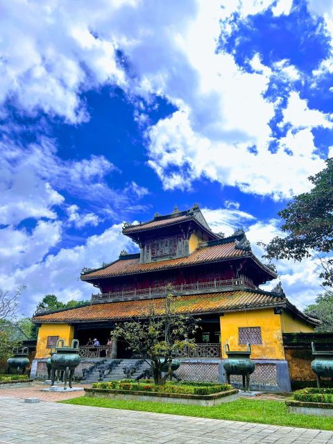 danang-hoi-an-hue-citadel-via-hai-van-pass-small-group-tour