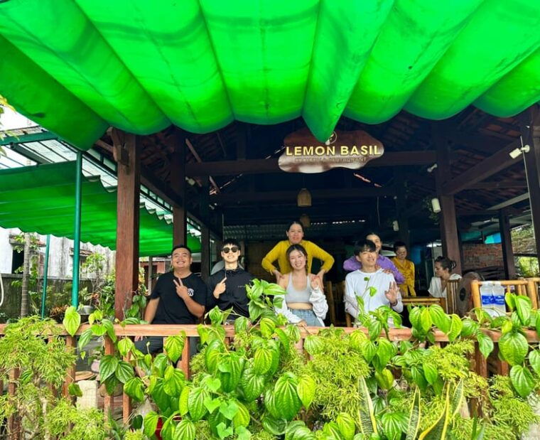 danang-hoi-an-vegetable-farming-basket-boat-cooking-class