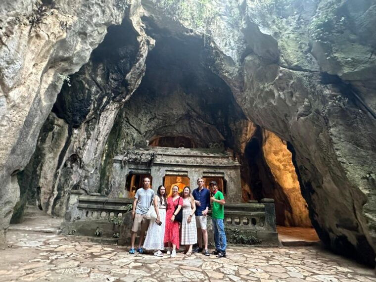 danang-lady-buddha-marble-mountain-hoi-an-town-group-tour
