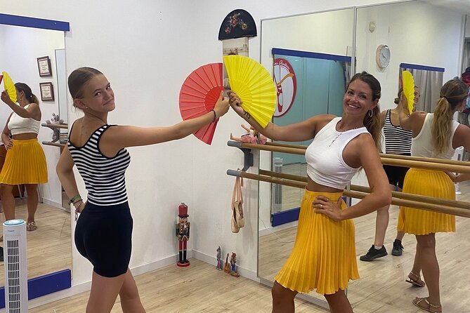 dance-lesson-in-sevillanas-experience-from-malaga