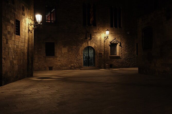 dark-history-and-legends-night-walk-of-gothic-quarter
