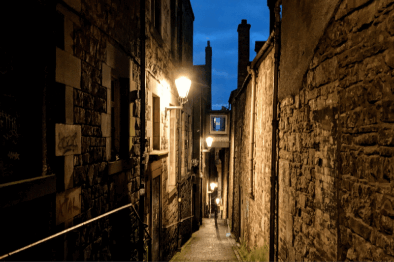 dark-stories-of-edinburgh-walking-tour-in-french